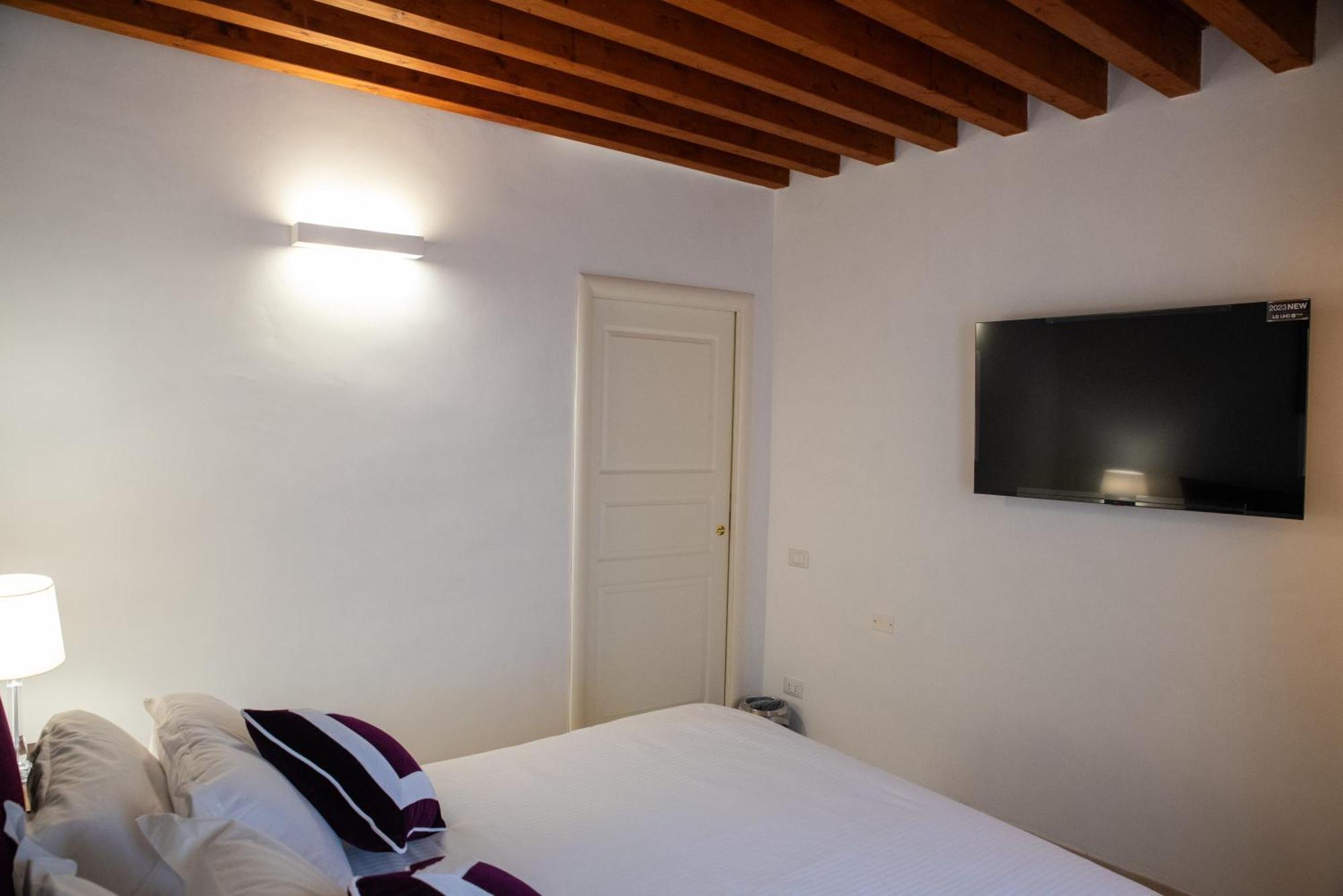 Apartamento Casa Rosa - Parcheggio Gratis Wi-Fi Free Tívoli Exterior foto